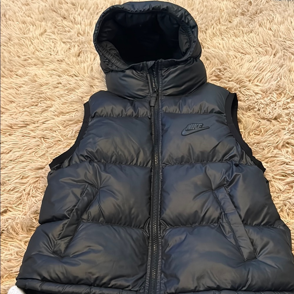 Nike Kids THERMA Black Puffer Vest
